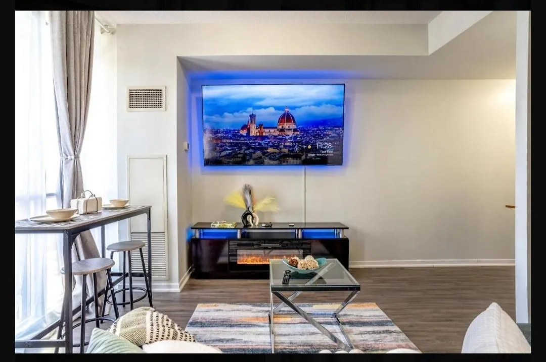 Exquisite Living Toronto Apartment