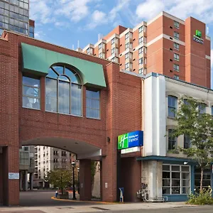 Holiday Express Downtown By Ihg Toronto